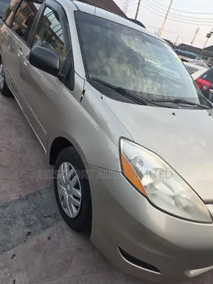 Toyota Sienna LE 4WD 2007 Gold