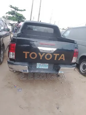 Toyota Hilux 2014 Black