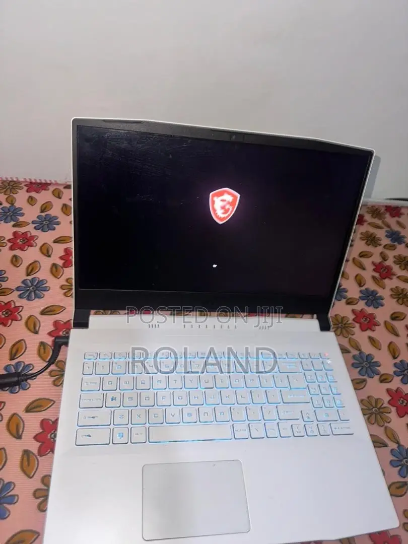 Laptop MSI MSI Sword 15 24GB Intel Core i7 SSD 512GB