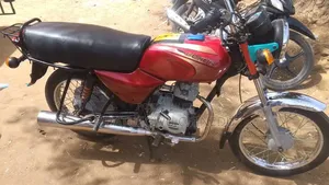 Bajaj Boxer 100 2021 Red