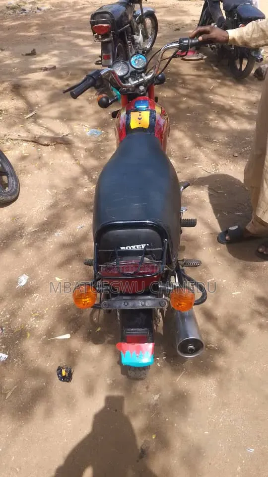 Bajaj Boxer 100 2021 Red
