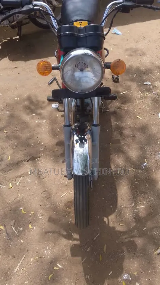 Bajaj Boxer 100 2021 Red