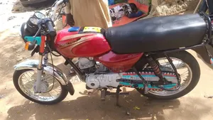 Bajaj Boxer 100 2021 Red
