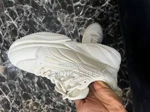 Zara Sneakers