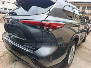 Toyota Highlander Limited 2021 Gray