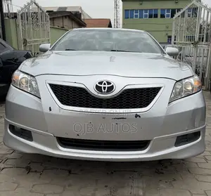 Toyota Camry SE V6 4dr Sedan (3.5L 6cyl 6AM) 2009 Silver