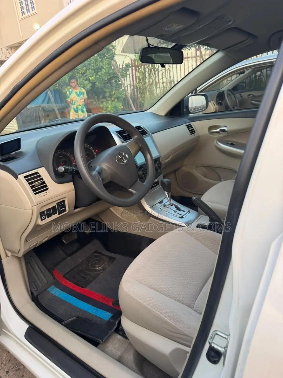 Toyota Corolla 2012 White
