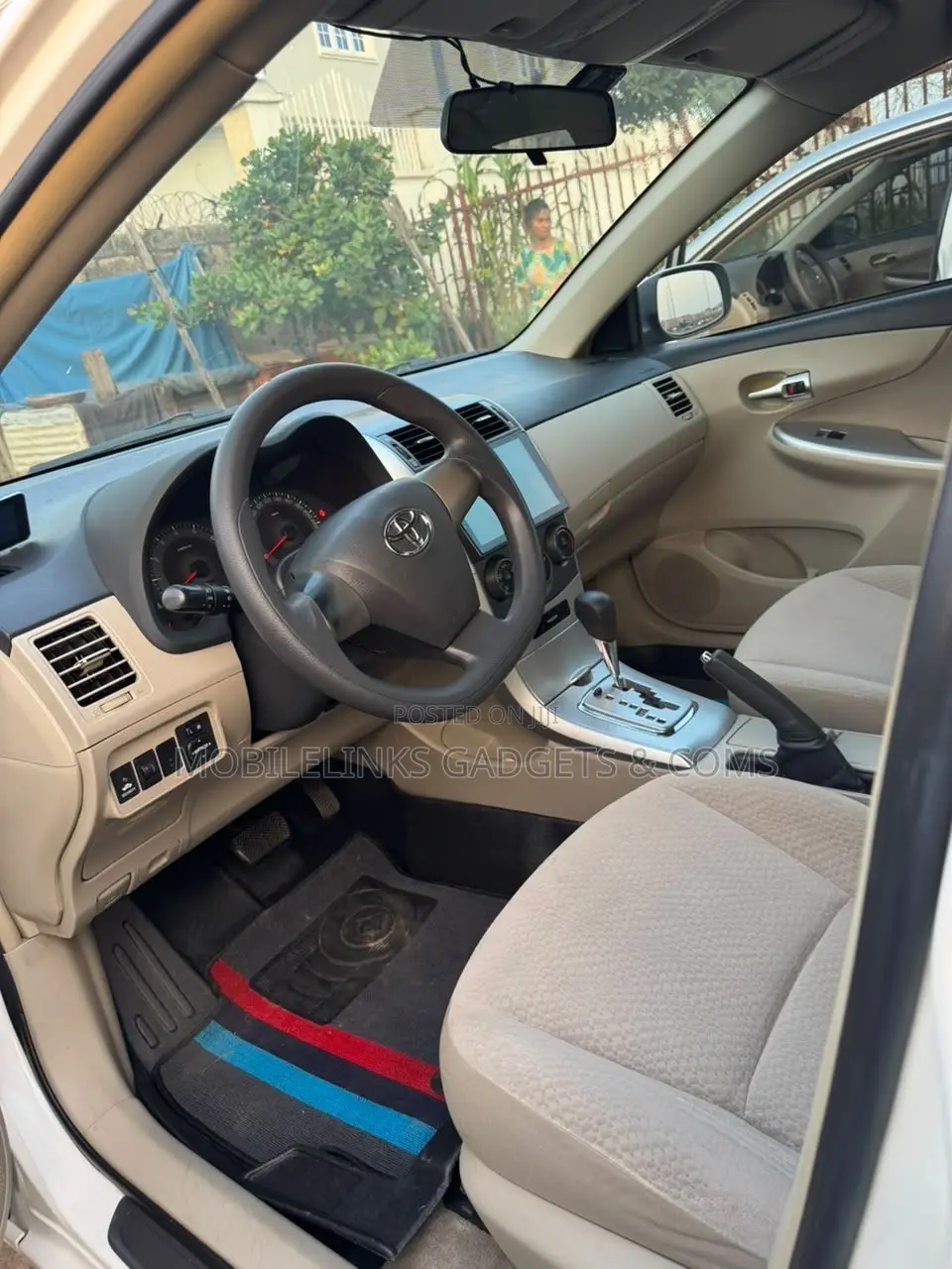 Toyota Corolla 2012 White