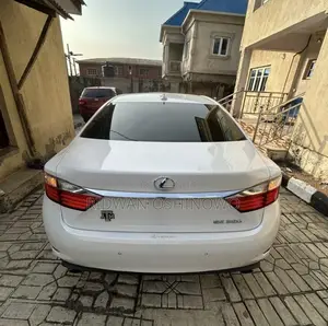 Lexus ES 2014 White