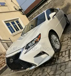 Lexus ES 2014 White