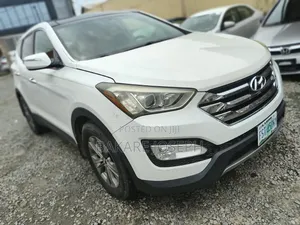 Hyundai Santa Fe SE 2012 White