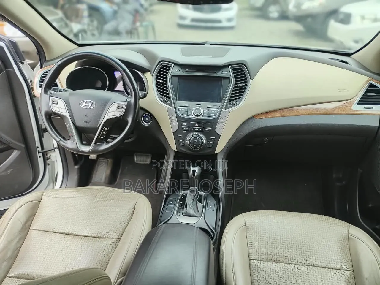 Hyundai Santa Fe SE 2012 White