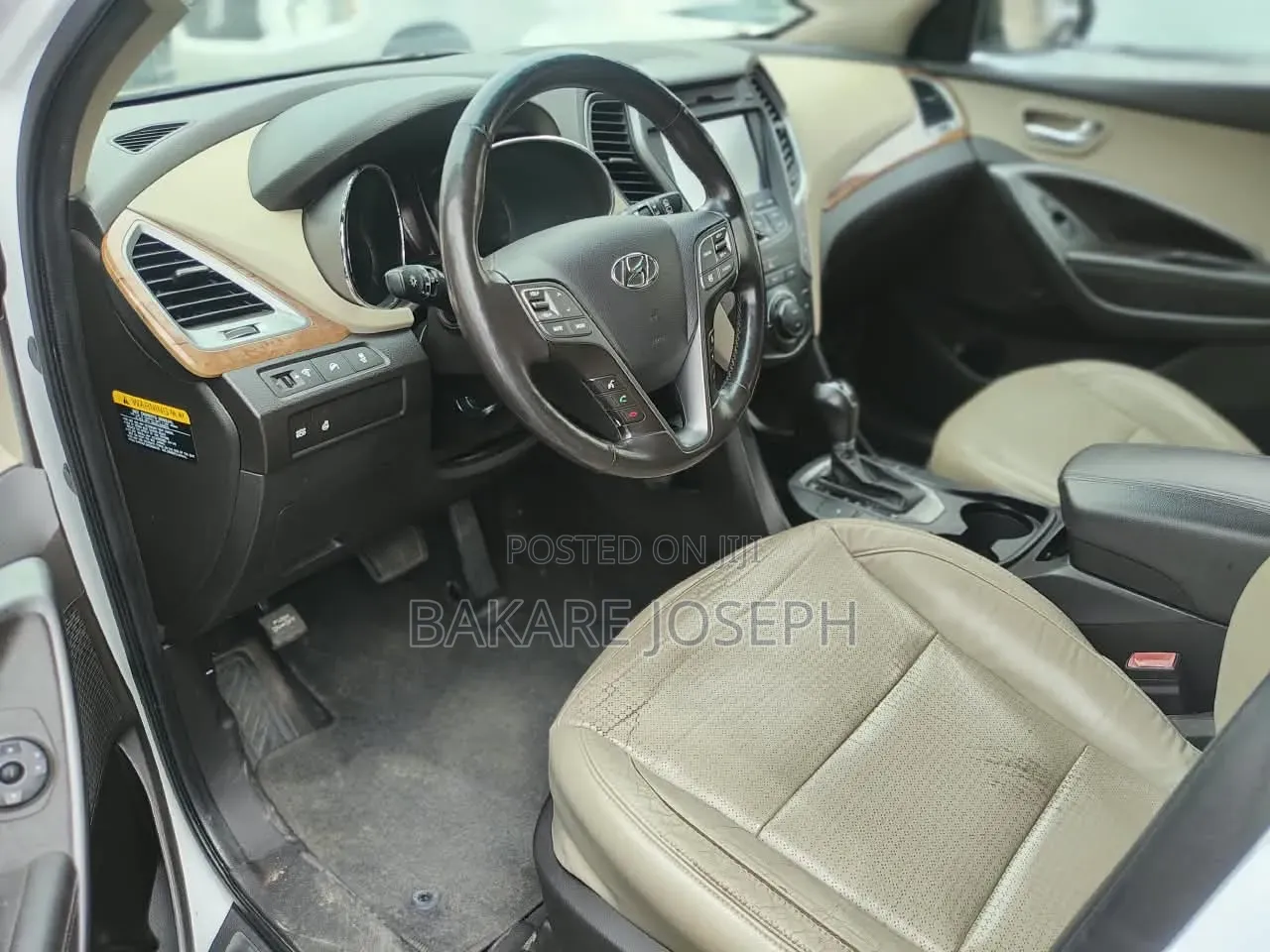 Hyundai Santa Fe SE 2012 White