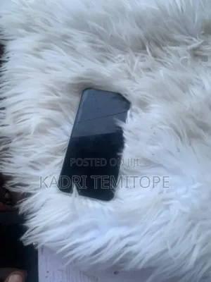 Apple iPhone XR 128 GB White