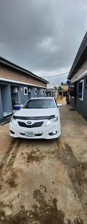 Toyota Camry SE 4dr Sedan (2.5L 4cyl 6AM) 2010 White