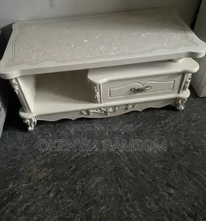 Royal Center Table