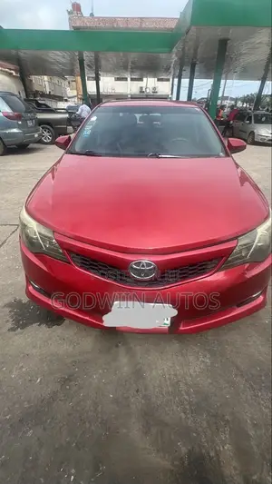 Toyota Camry SE 4dr Sedan (2.5L 4cyl 6A) 2013 Red
