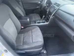 Toyota Camry SE w/Special Edition Pkg (2.5L 4cyl 6A) 2016 Silver
