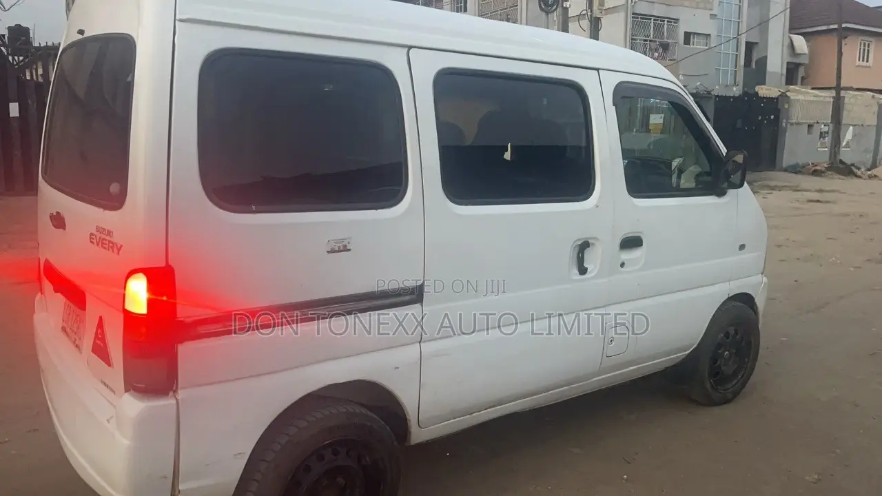 Suzuki Every 2009 White