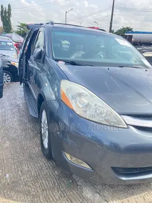 Toyota Sienna Limited 7 Passenger 2010 Gray