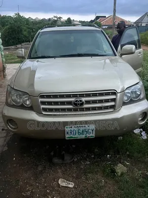 Toyota Highlander V6 FWD 2004 Gold