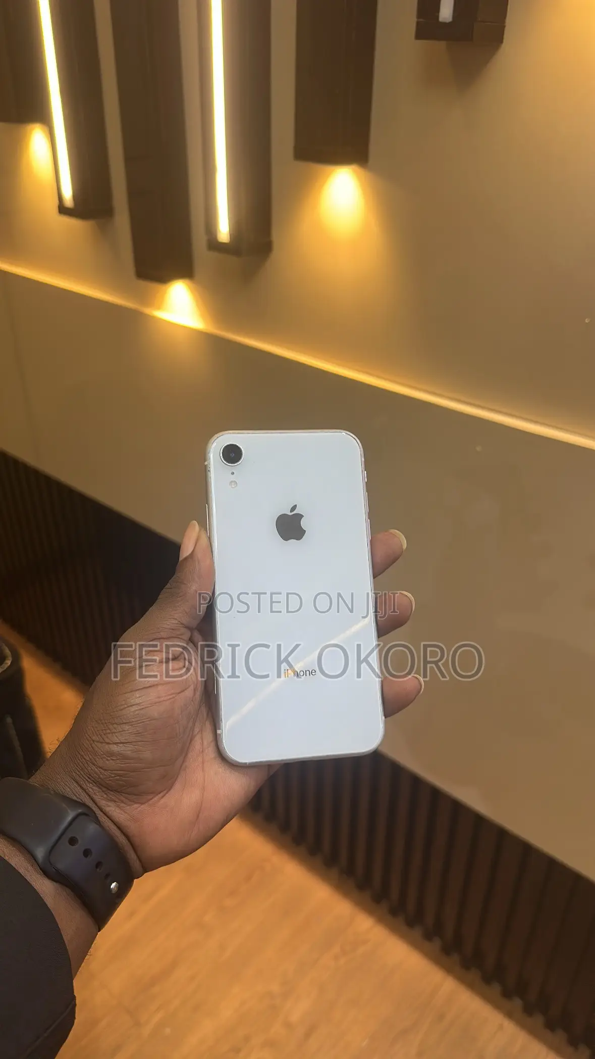 Apple iPhone XR 64 GB White