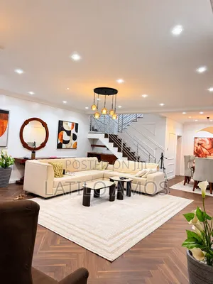 Spacious 3 Bedroom Triplex
