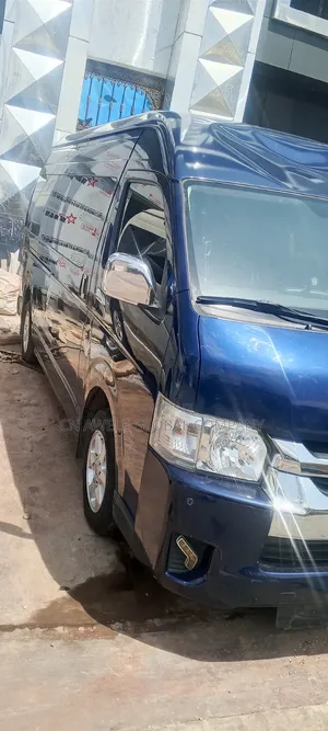 Toyota HiAce 2015 Blue