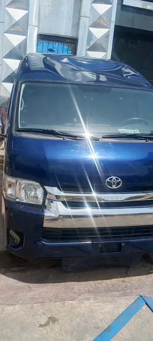 Toyota HiAce 2015 Blue