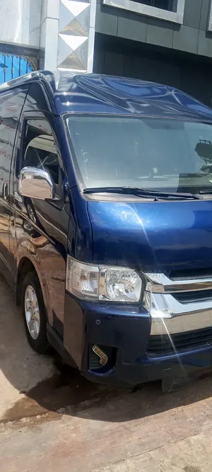 Toyota HiAce 2015 Blue