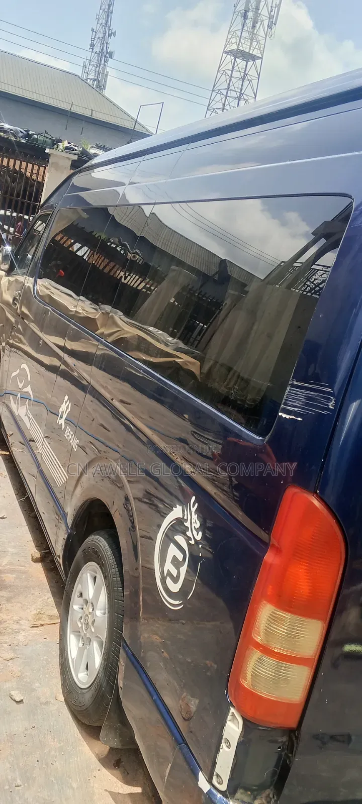 Toyota HiAce 2015 Blue