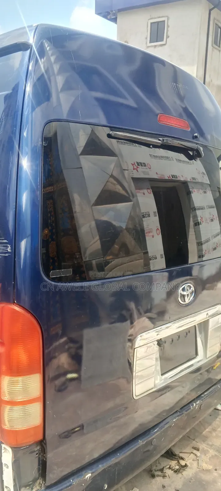 Toyota HiAce 2015 Blue