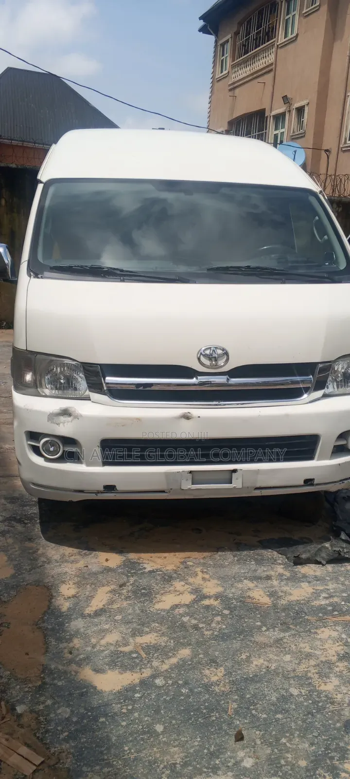 Toyota HiAce 2015 White