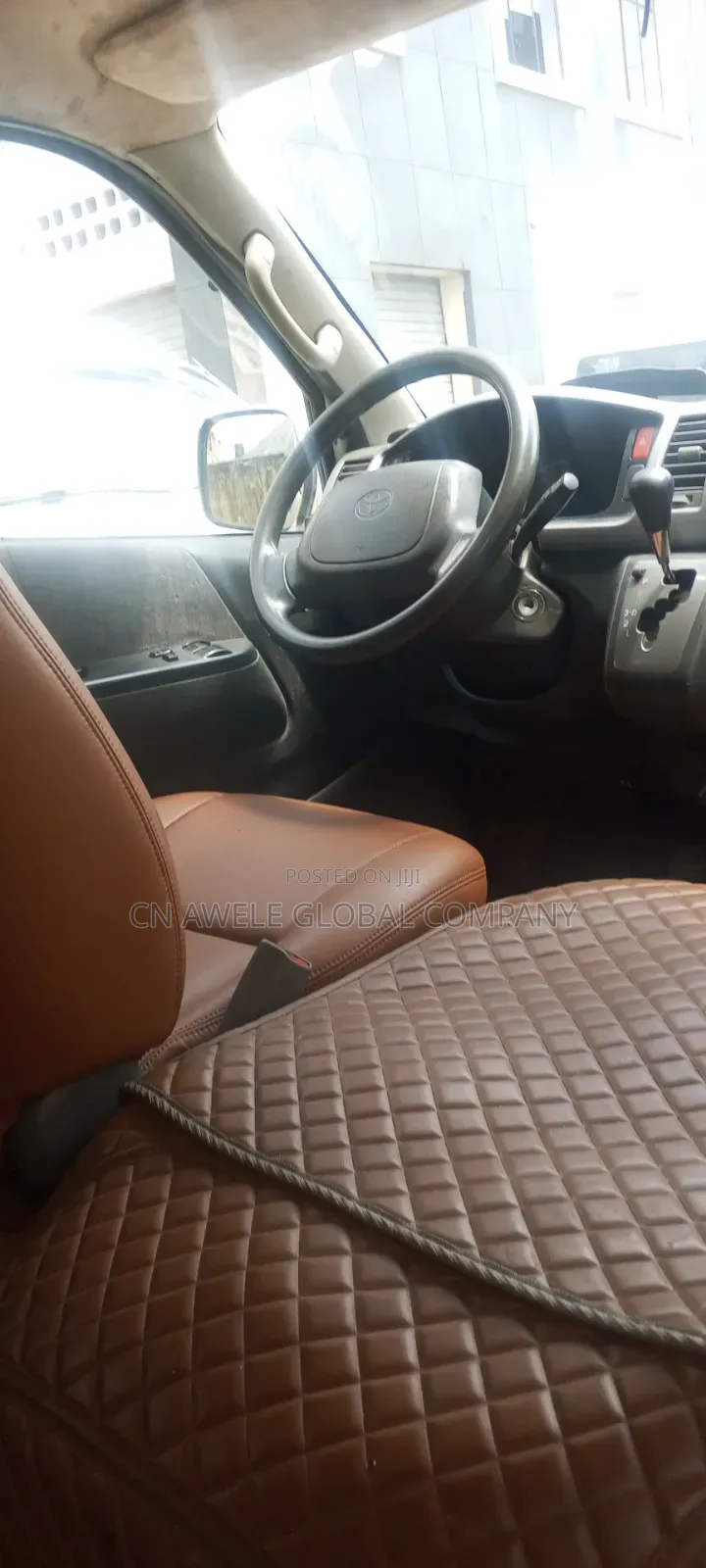 Toyota HiAce 2015 White