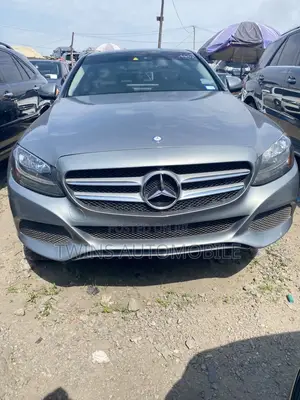 Mercedes-Benz C300 Base 4Matic Sedan AWD (2.0L 4cyl 7A) 2016 Gray