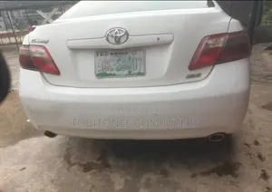 Toyota Camry LE V6 4dr Sedan (3.5L 6cyl 6AM) 2008 White