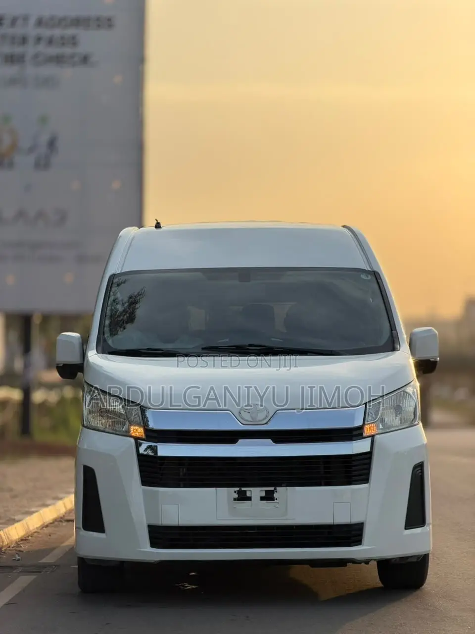 Toyota HiAce 2021 White
