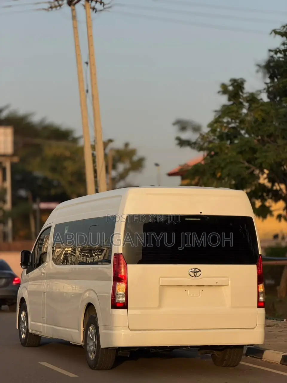 Toyota HiAce 2021 White