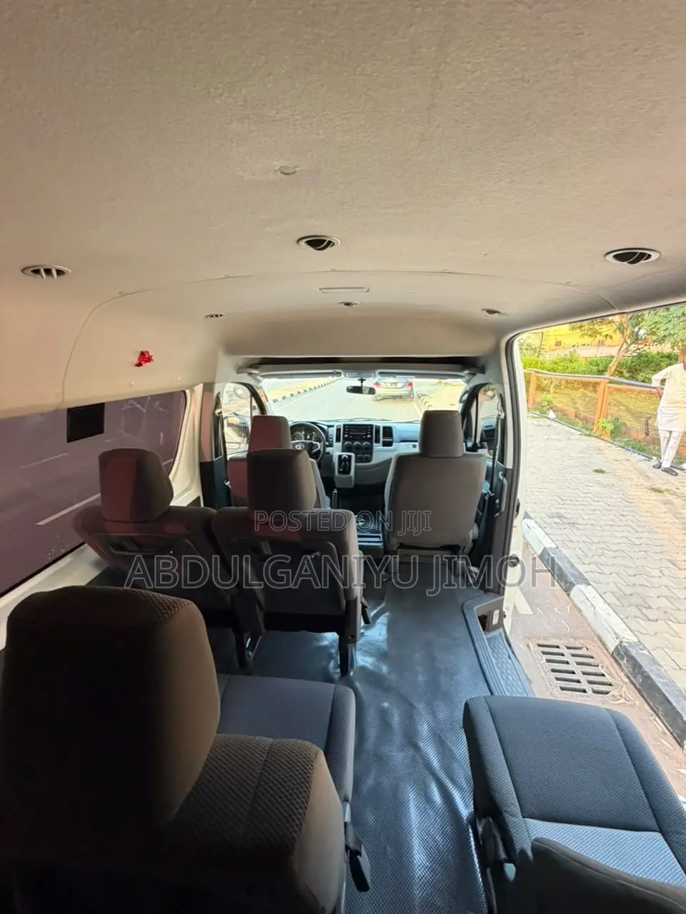 Toyota HiAce 2021 White