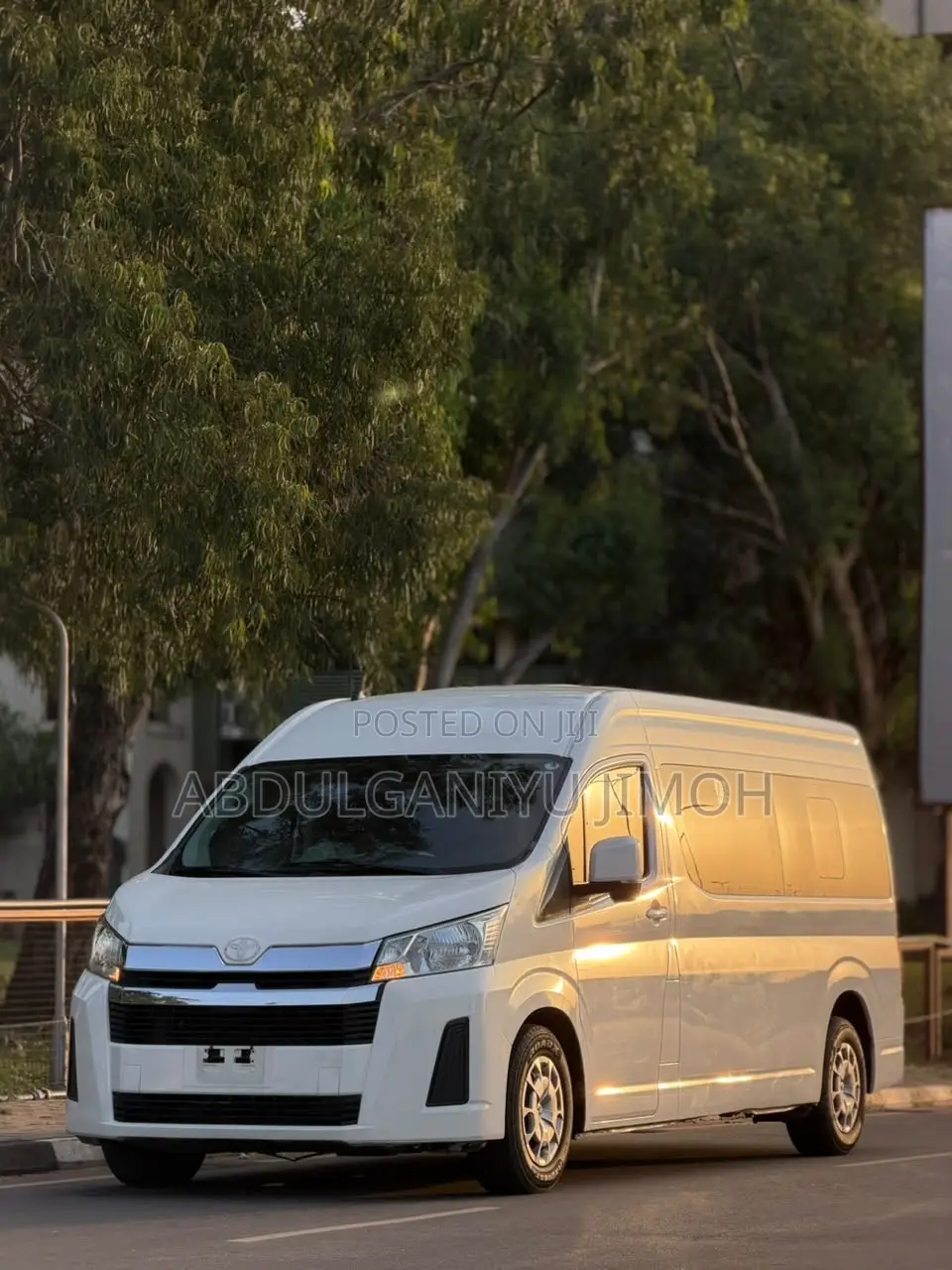 Toyota HiAce 2021 White