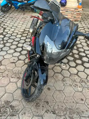 Bajaj Pulsar 220 F 2023 Black