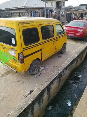 Suzuki Every 2016 Yellow