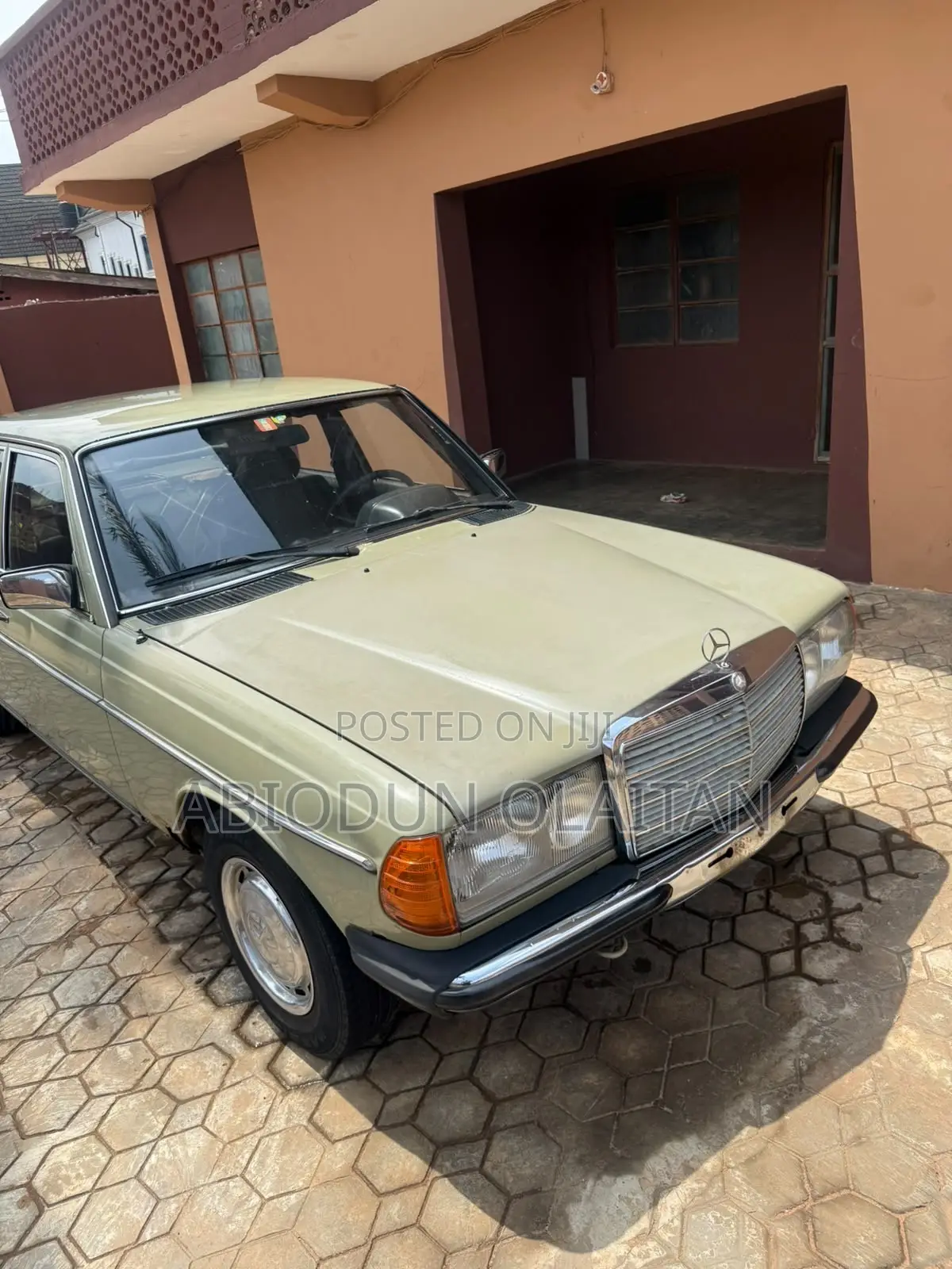 Mercedes-Benz 230E 1982 Green