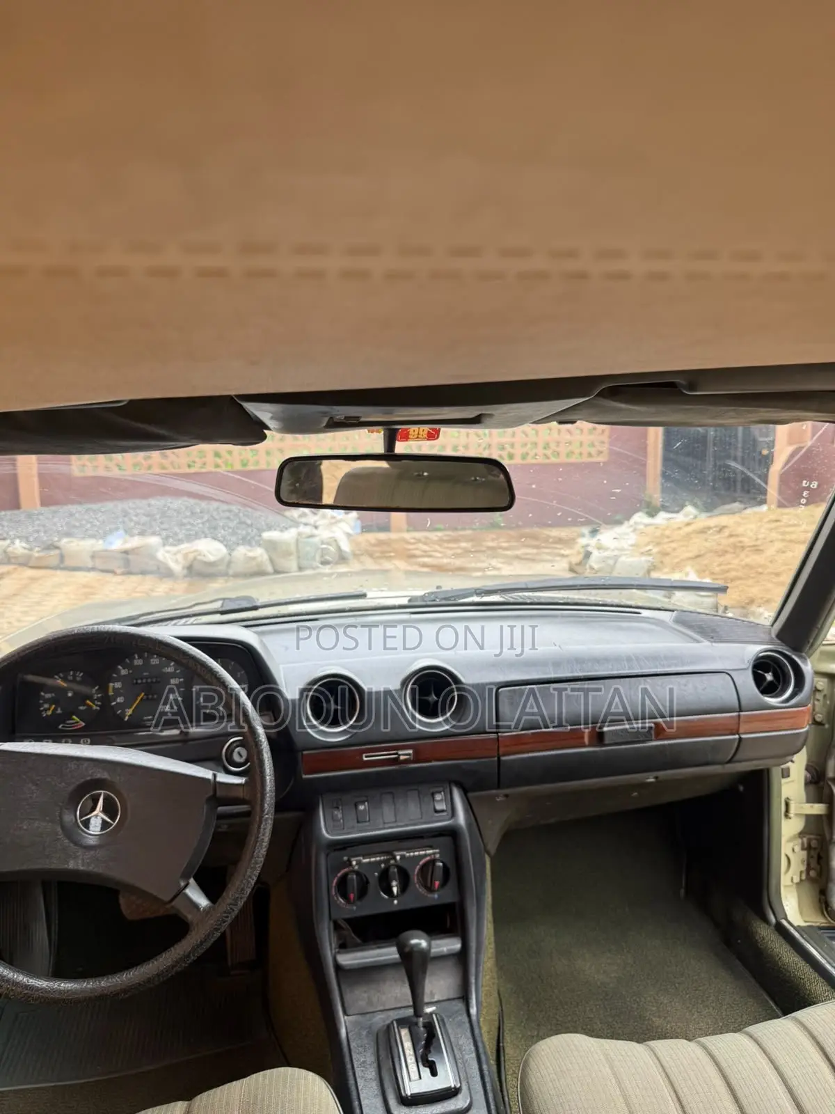 Mercedes-Benz 230E 1982 Green