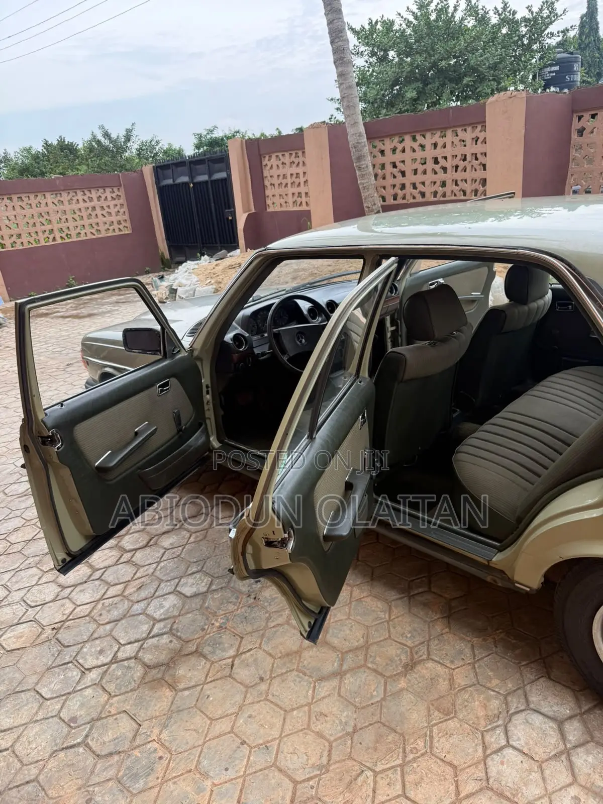 Mercedes-Benz 230E 1982 Green