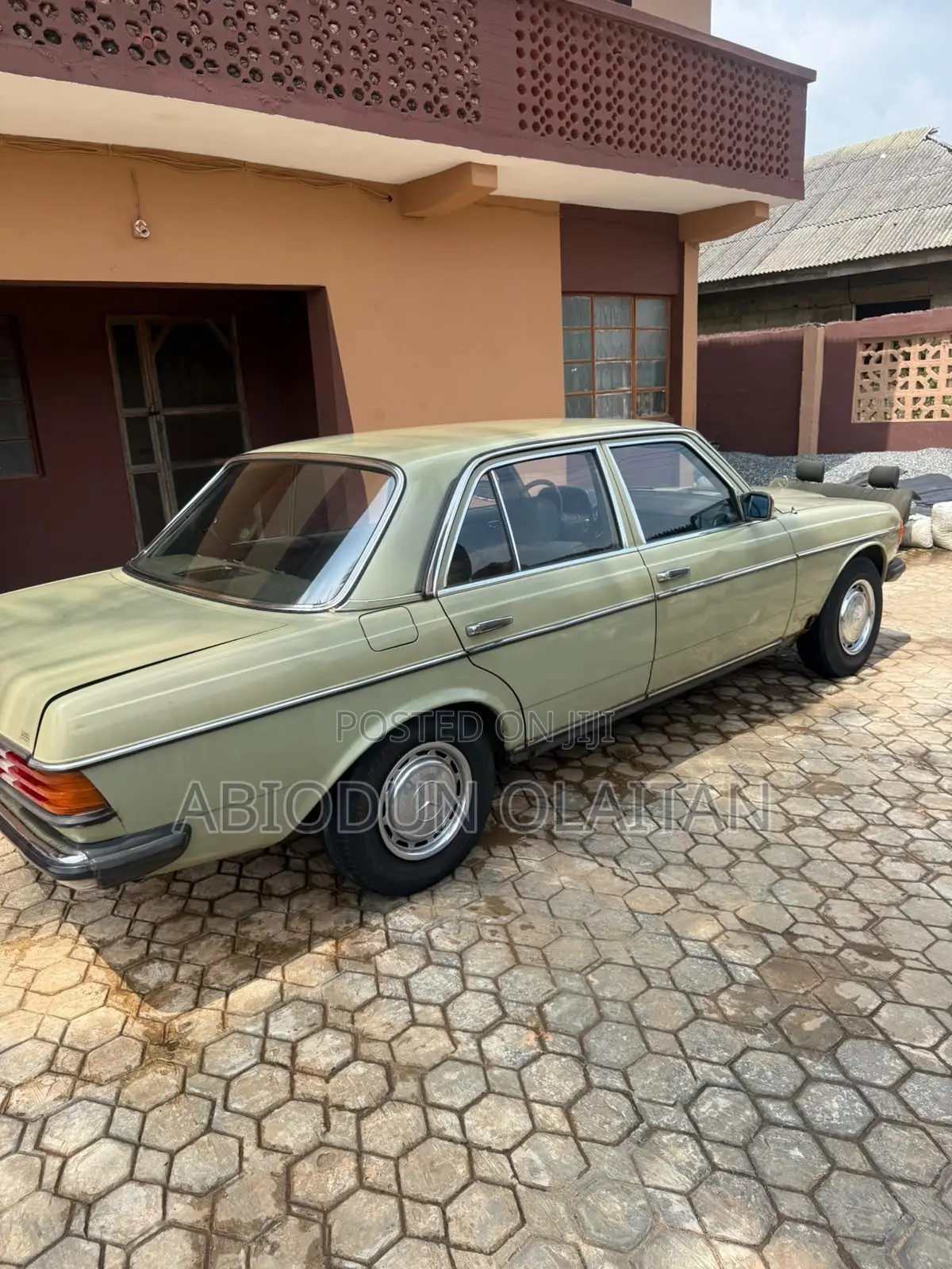 Mercedes-Benz 230E 1982 Green