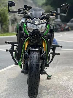 Kawasaki Z900RS 2022 Green