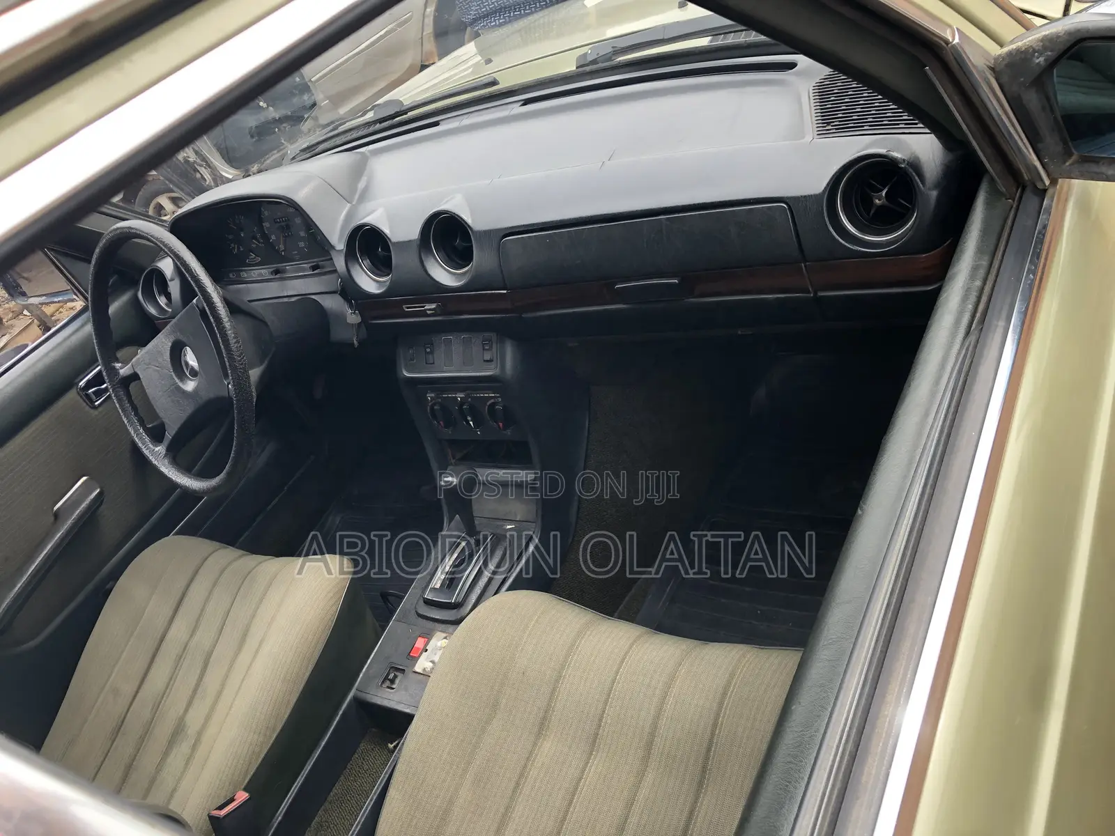 Mercedes-Benz 230E 1982 Green