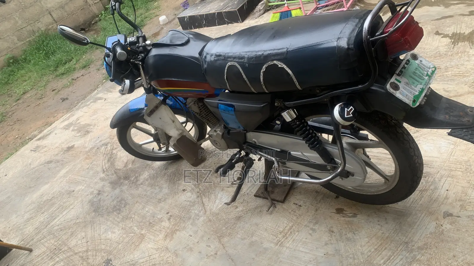 Honda CB 2022 Blue