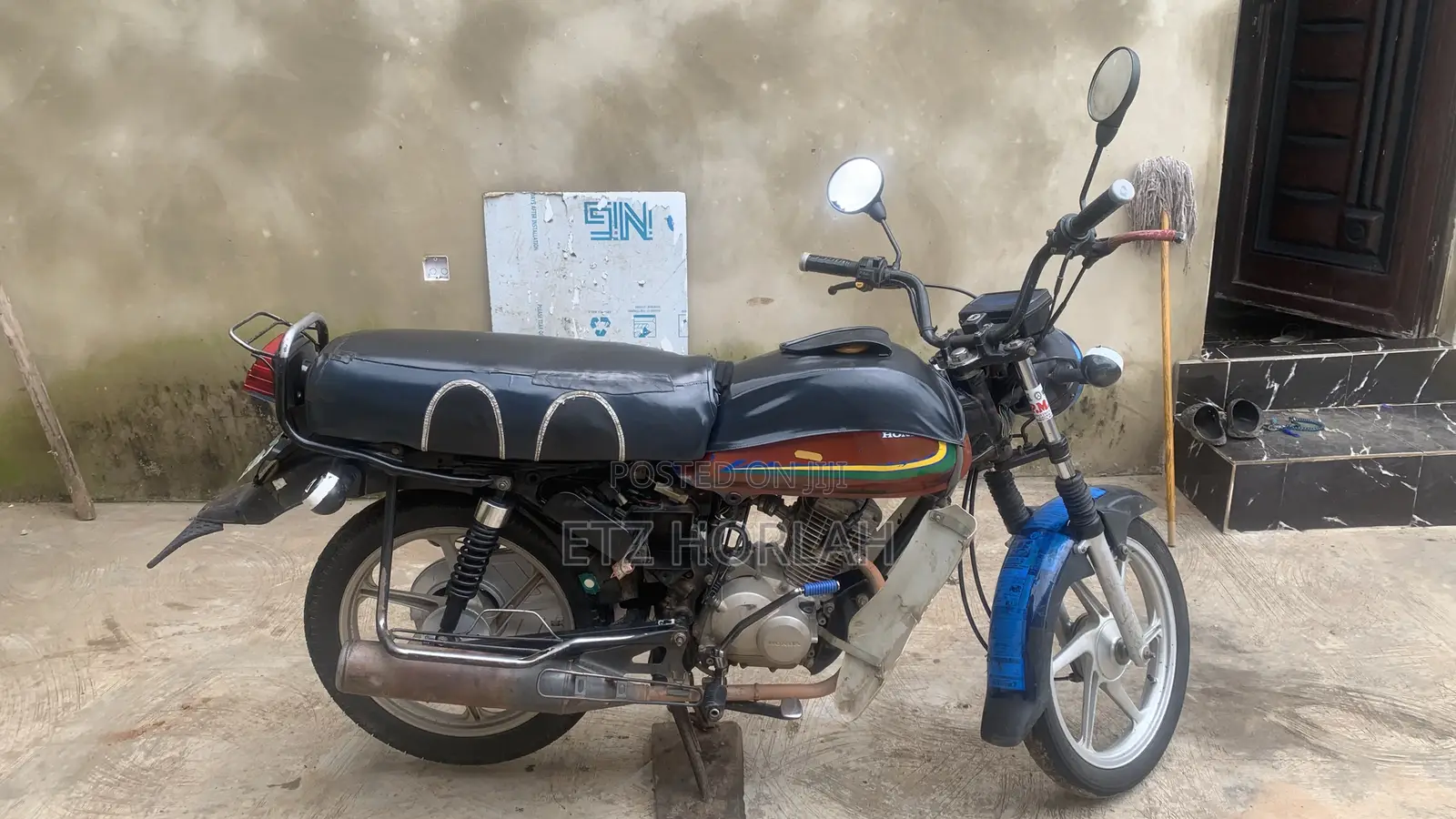 Honda CB 2022 Blue